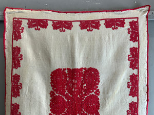 Hungarian embroidery (165 x 89cm)