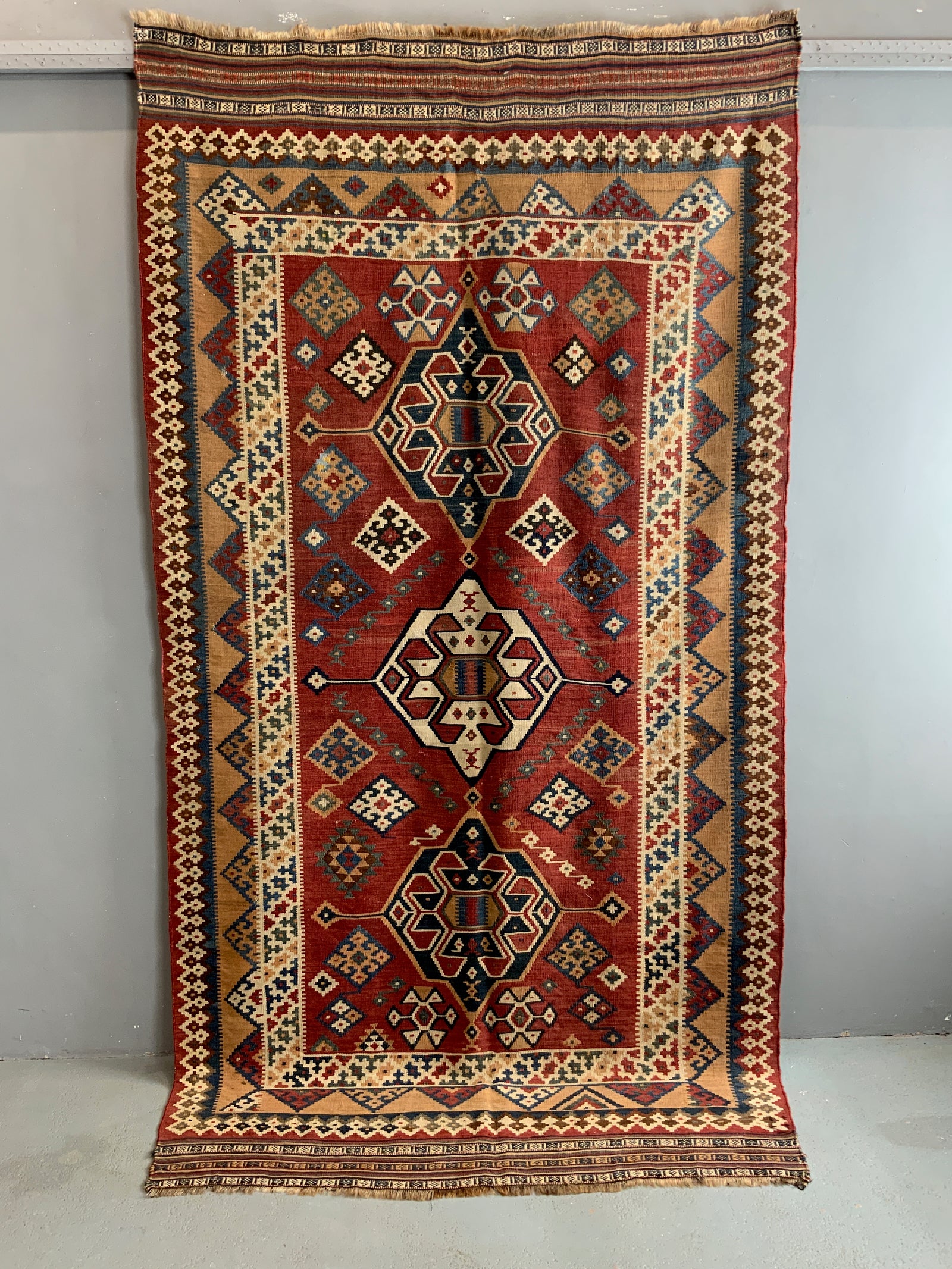 Antique Fars Qashgai kilim (272 x 149cm)