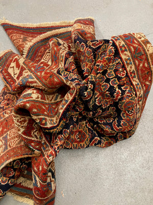 Afshar antique rug with paisley boteh design (212 x 135cm)