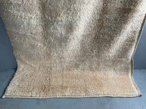 Turkish vintage Karapinar tulu rug in plain undyed wool (274 x 136cm)