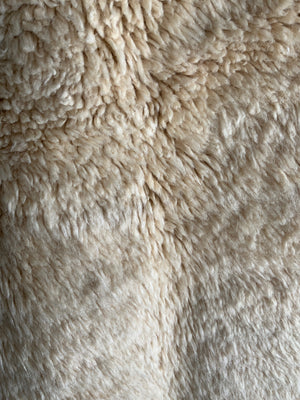 Turkish vintage Karapinar tulu rug in plain undyed wool (274 x 136cm)