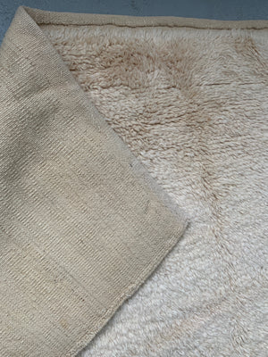 Turkish vintage Karapinar tulu rug in plain undyed wool (274 x 136cm)