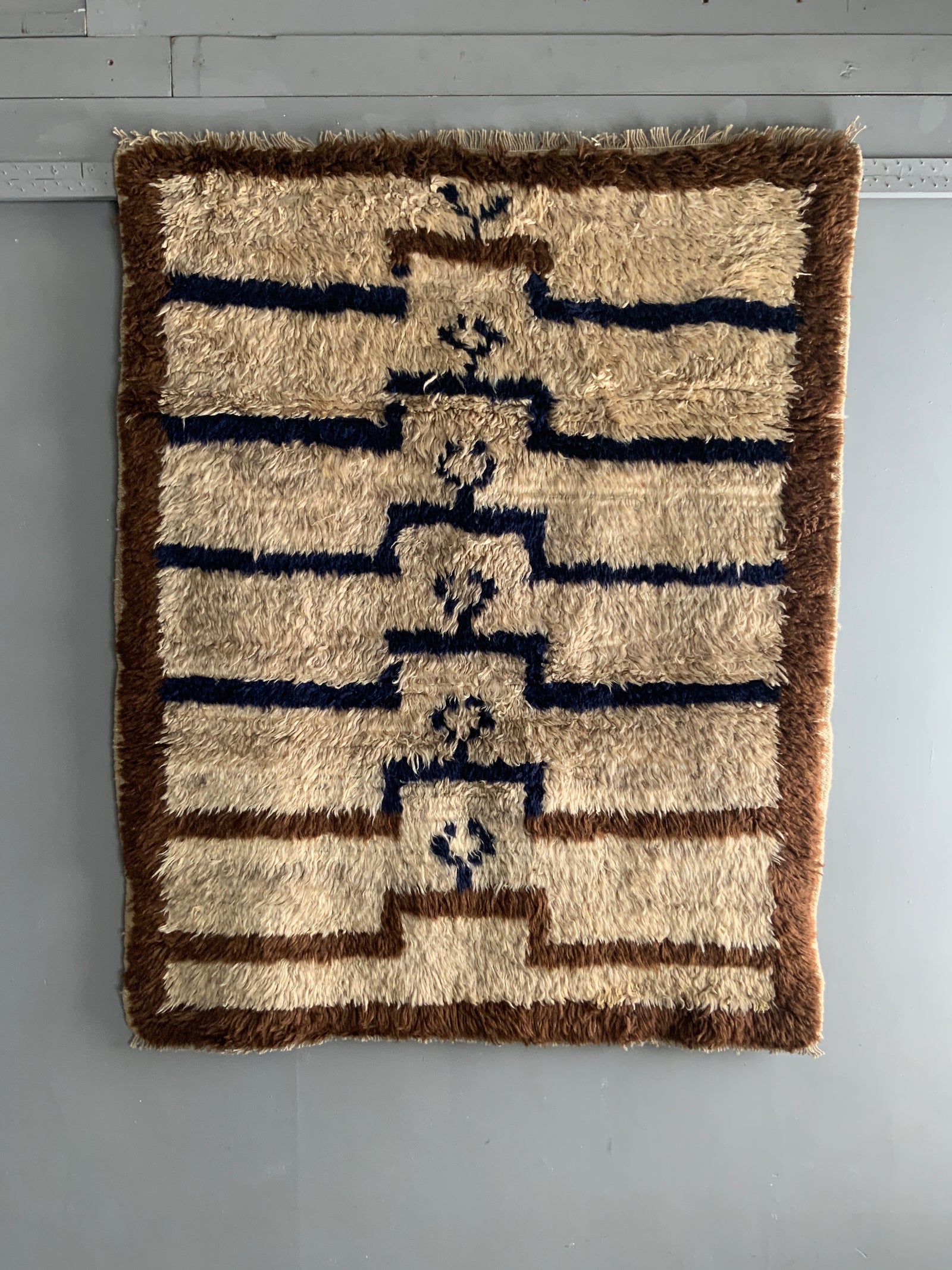 Turkish vintage tulu rug with stepped Seljuk design (143 x 119cm)