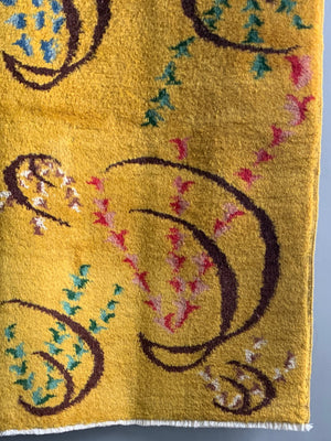 Turkish vintage Müren Isparta rug (202 x 120cm)