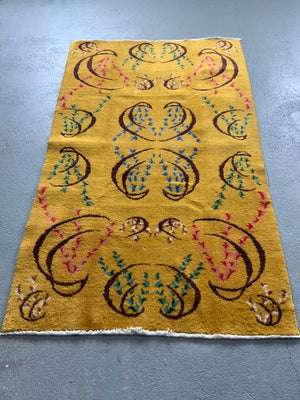 Turkish vintage Müren Isparta rug (202 x 120cm)