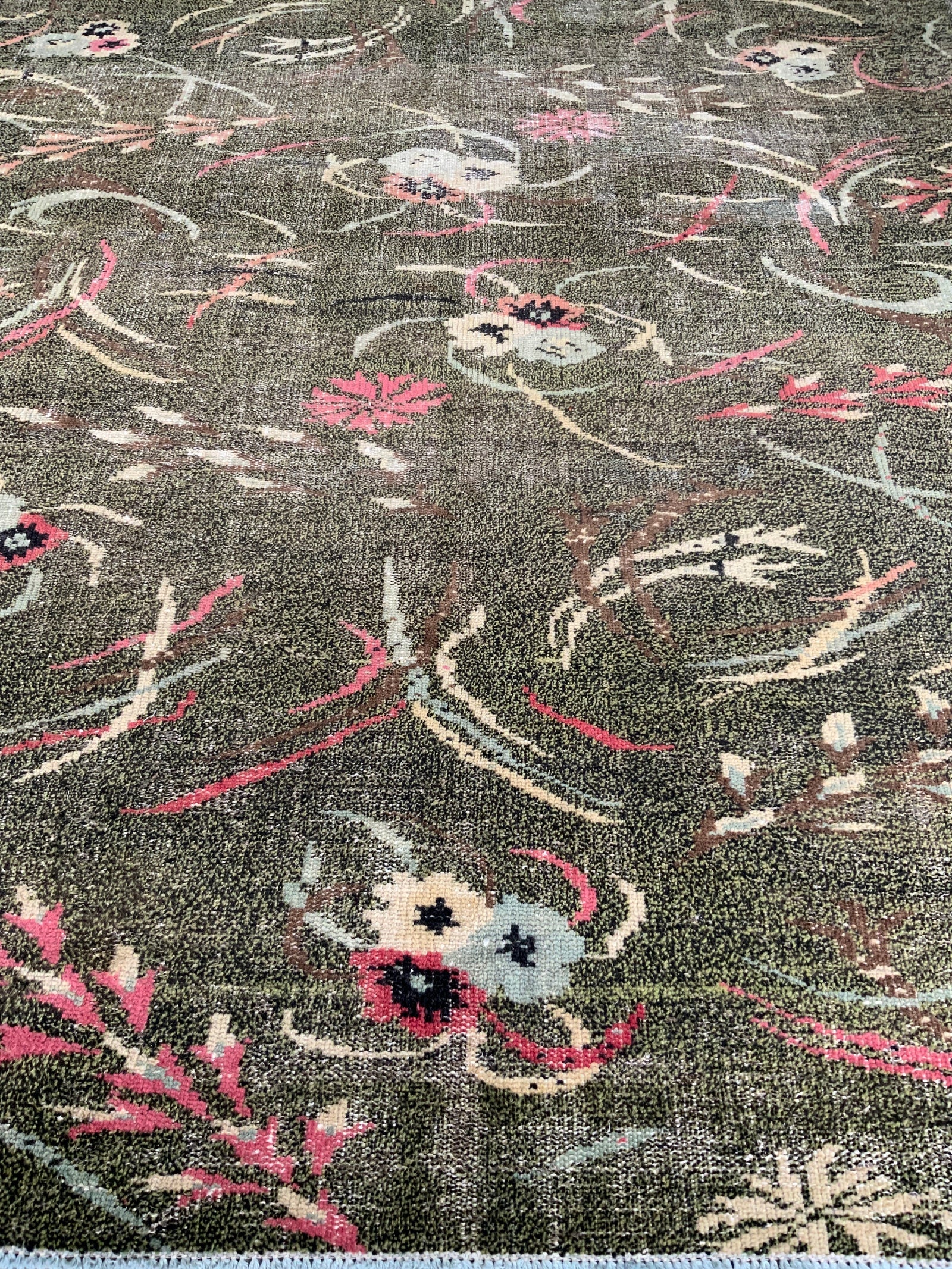 Turkish vintage Müren Isparta large rug (250 x 190cm)