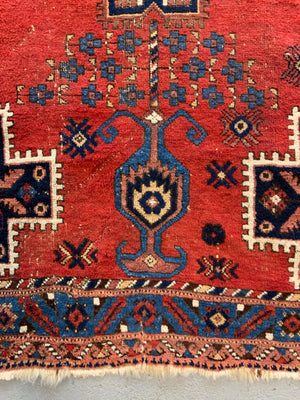 Afshar medallion rug (211 x 150cm)