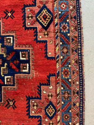 Afshar medallion rug (211 x 150cm)