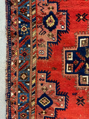 Afshar medallion rug (211 x 150cm)