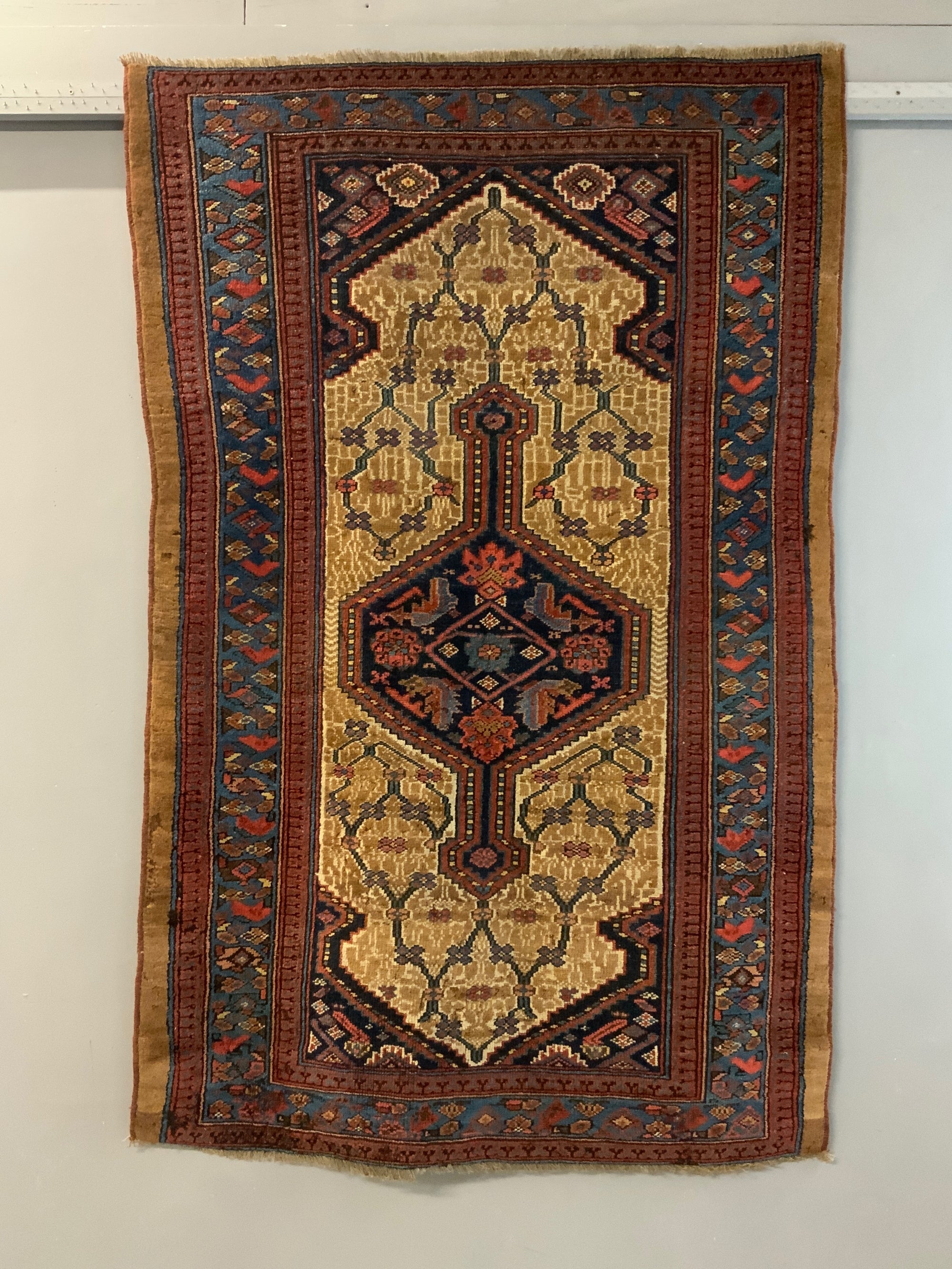 Hamadan vintage rug of camel ground (190 x 125cm)