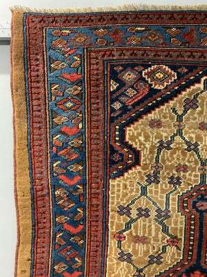 Hamadan vintage rug of camel ground (190 x 125cm)