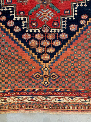 Afshar antique medallion design rug (179 x 131cm)