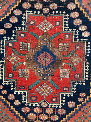 Afshar antique medallion design rug (179 x 131cm)