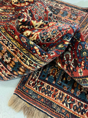 Gashguli boteh design large rug (246 x 160cm)