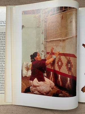 Dockstader, Frederick J. : Weaving arts of the N American Indian