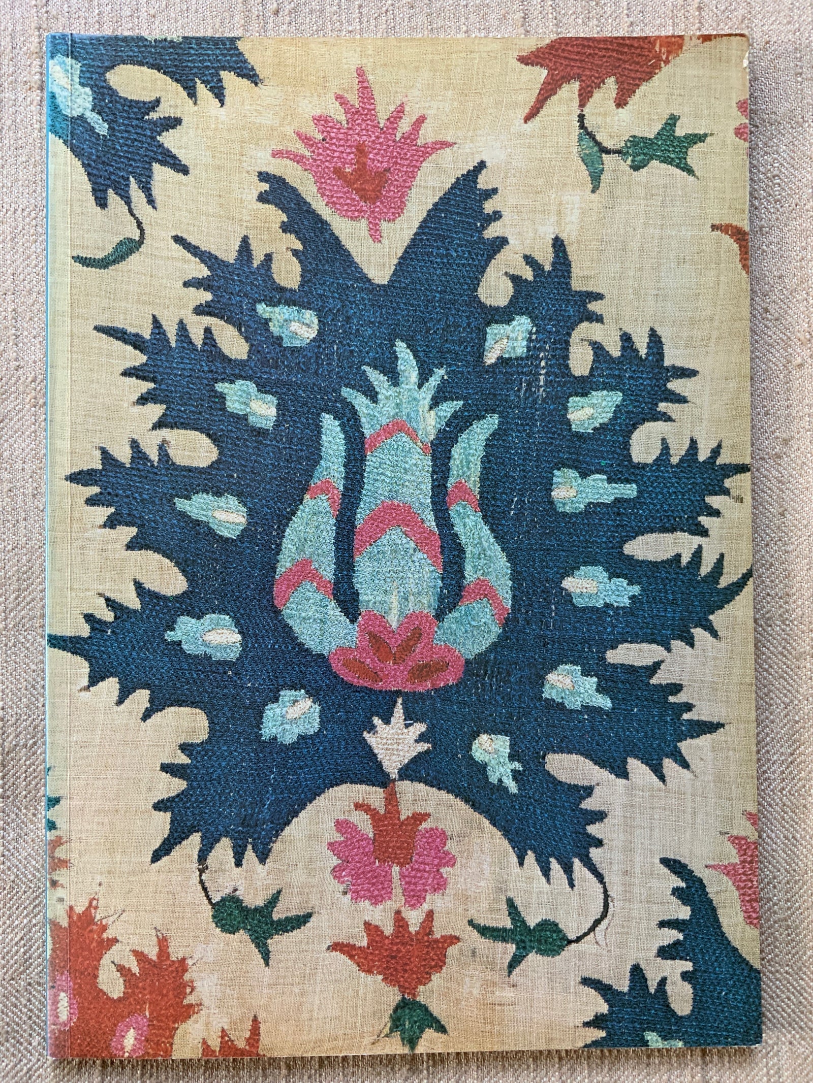 David Black. Embroidered Flowers from Thrace to Tartary