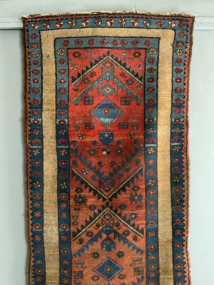 Sarab type Hamadan Kurdish village antique rug (193 x 91cm)