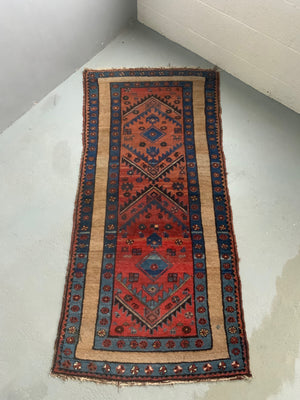 Sarab type Hamadan Kurdish village antique rug (193 x 91cm)