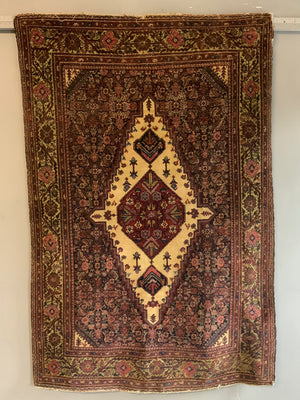 Feraghan antique rug (180 x 120cm)