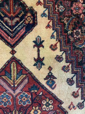 Feraghan antique rug (180 x 120cm)