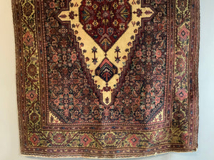 Feraghan antique rug (180 x 120cm)