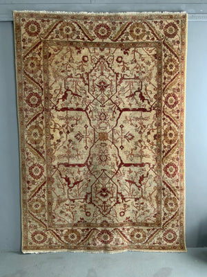 Zeigler design pale coloured modern rug (188 x 136cm)