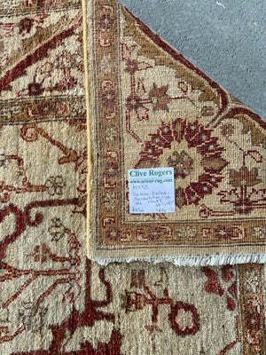 Zeigler design pale coloured modern rug (188 x 136cm)