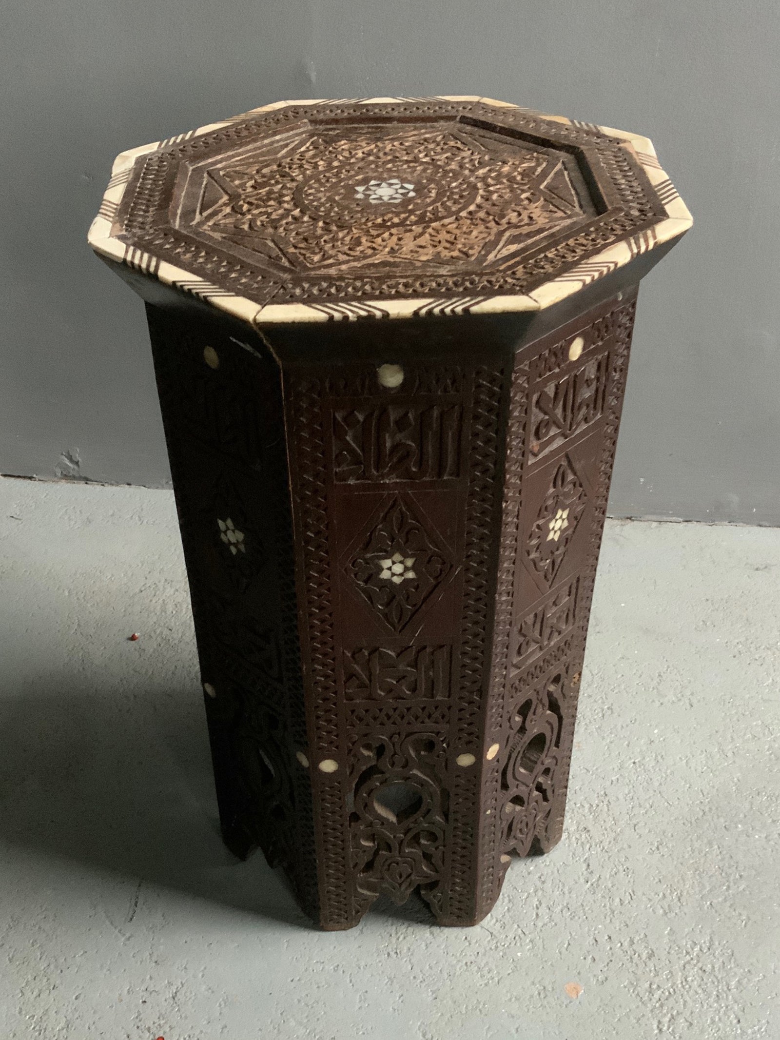 Ottoman Levantine table with bone inlay (50 x 35cm)