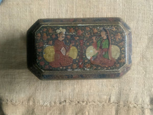 Kashmir antique papier-mâché container (13 x 8 x 8cm)