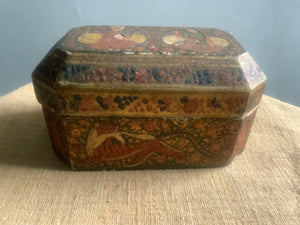 Kashmir antique papier-mâché container (13 x 8 x 8cm)