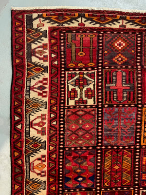 Bactiar modern carpet (328 x 174cm)