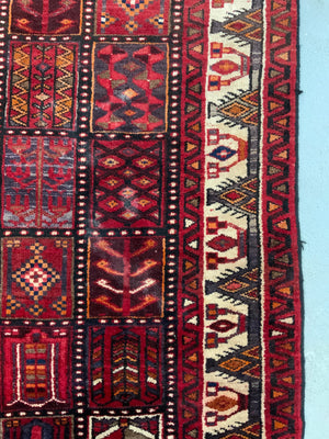 Bactiar modern carpet (328 x 174cm)