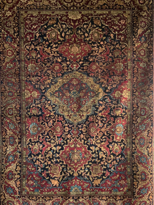 Isphahan antique rug (194 x 139cm)