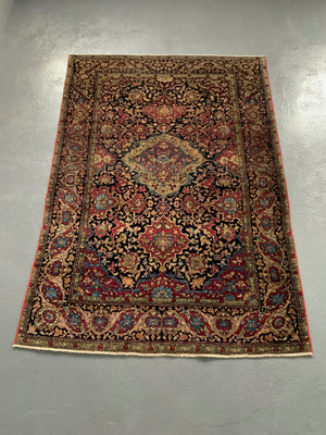 Isphahan antique rug (194 x 139cm)