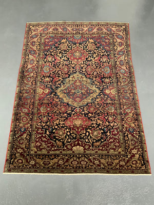 Isphahan antique rug (194 x 139cm)