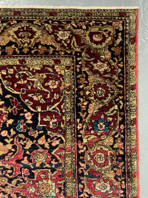 Isphahan antique rug (194 x 139cm)