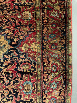 Isphahan antique rug (194 x 139cm)