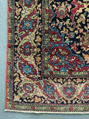 Isphahan antique rug (194 x 139cm)