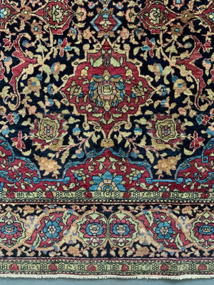 Isphahan antique rug (194 x 139cm)