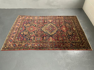 Isphahan antique rug (194 x 139cm)
