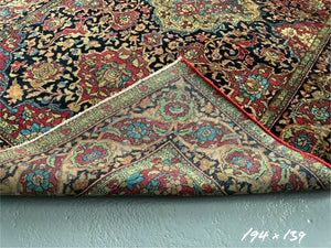 Isphahan antique rug (194 x 139cm)