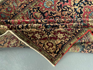 Isphahan antique rug (194 x 139cm)