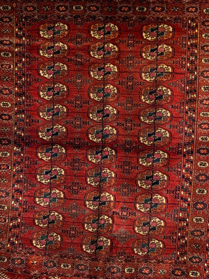 Tekke antique rug (162 x 123cm)