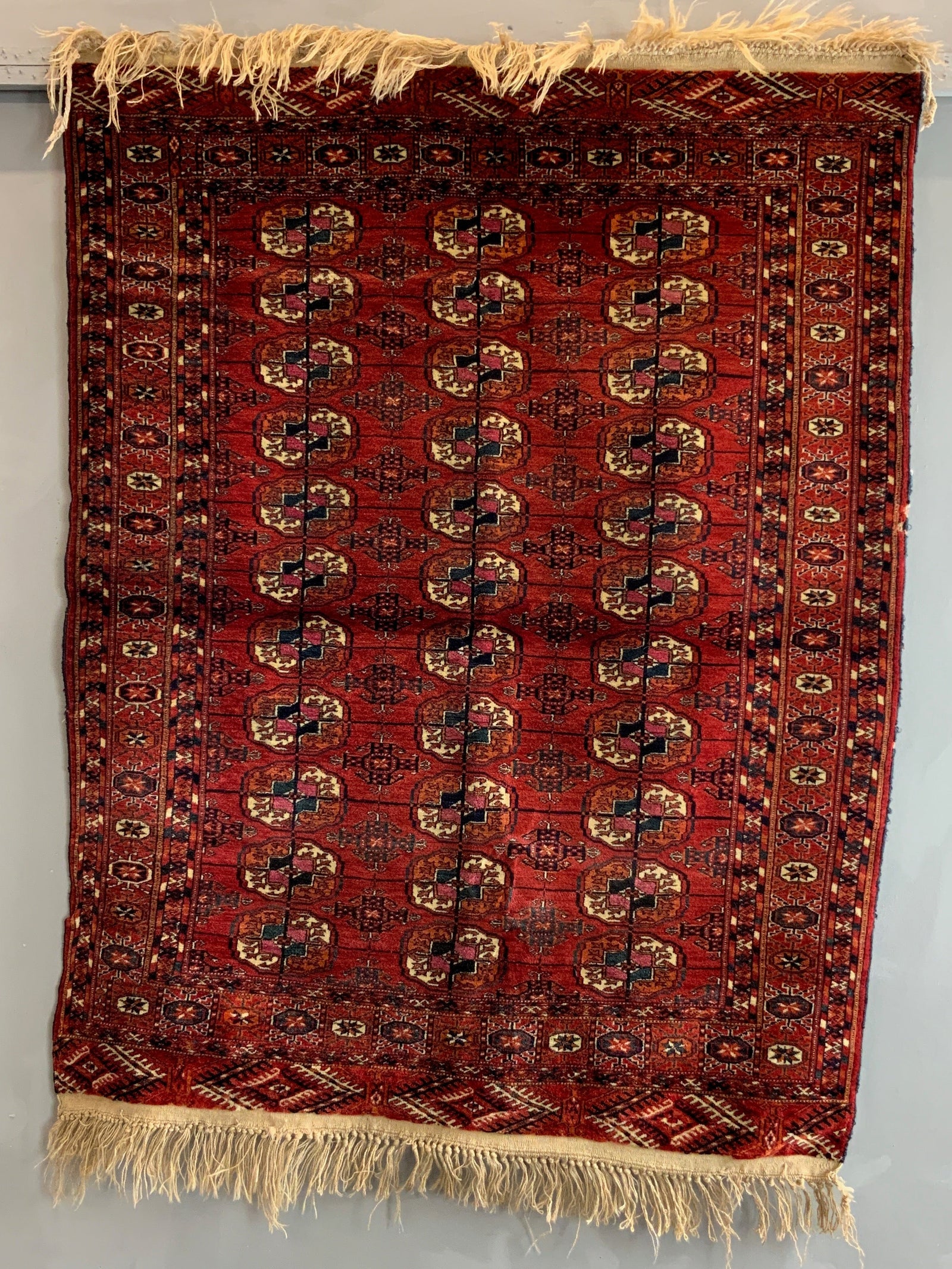 Tekke antique rug (162 x 123cm)