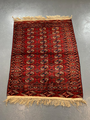 Tekke antique rug (162 x 123cm)
