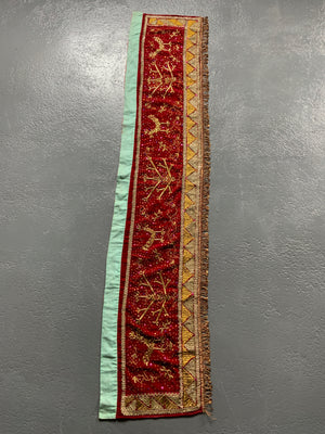 Indian sequined embroidery (177 x 35cm)