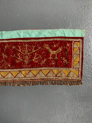Indian sequined embroidery (177 x 35cm)