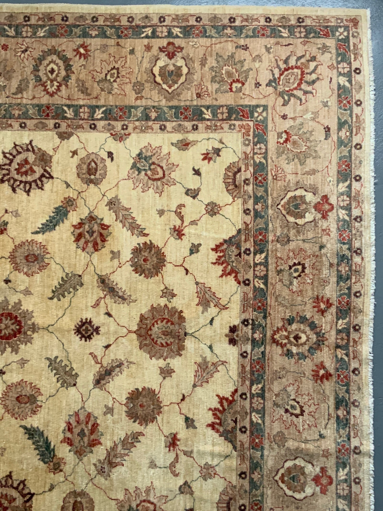 Indian all over foliate design modern carpet (360 x 273cm)