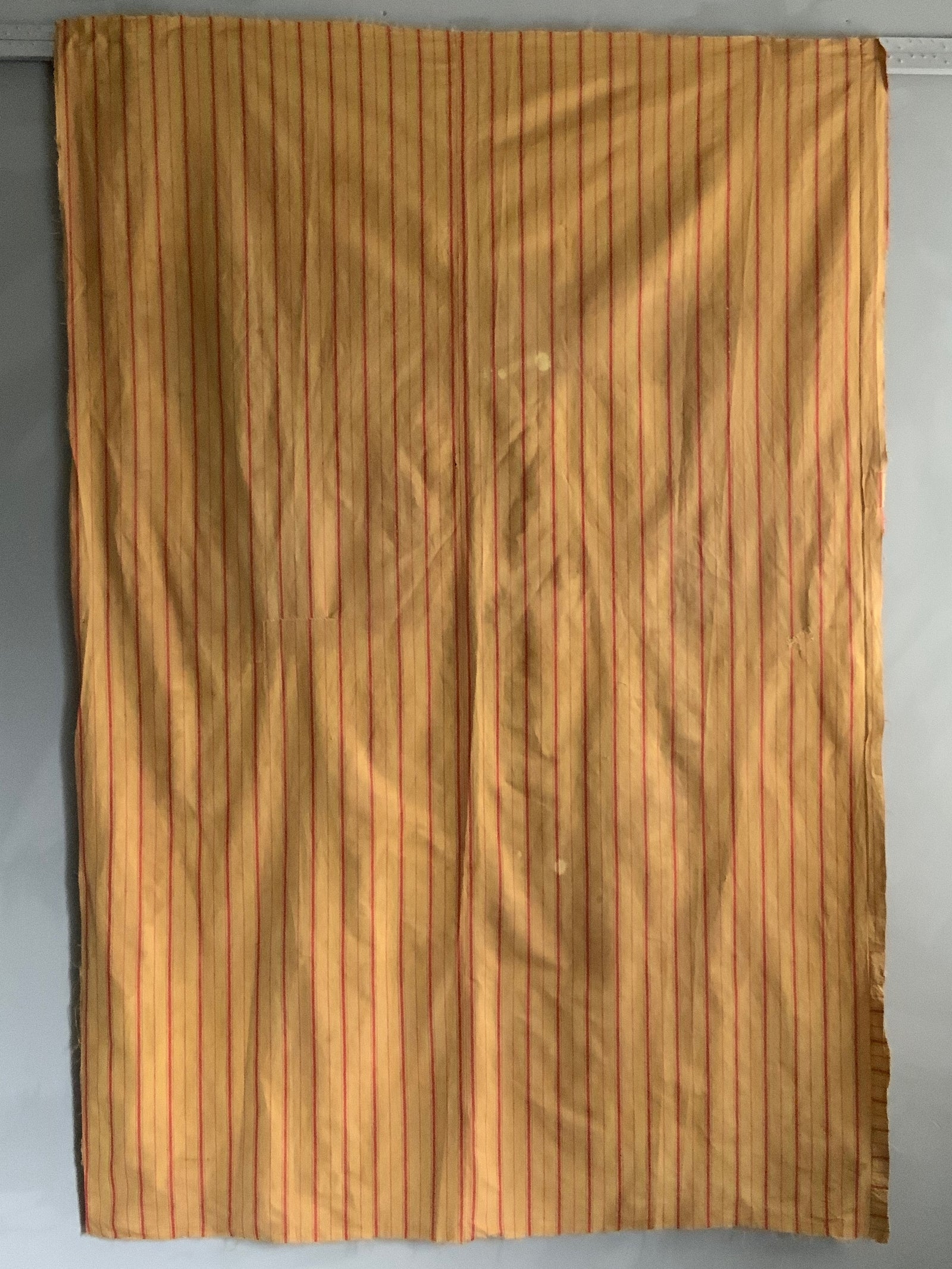 Vintage red stripe cotton (200 x 138cm)