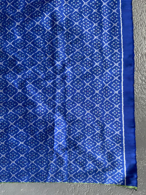 Length of blue silk (342 x 98cm)